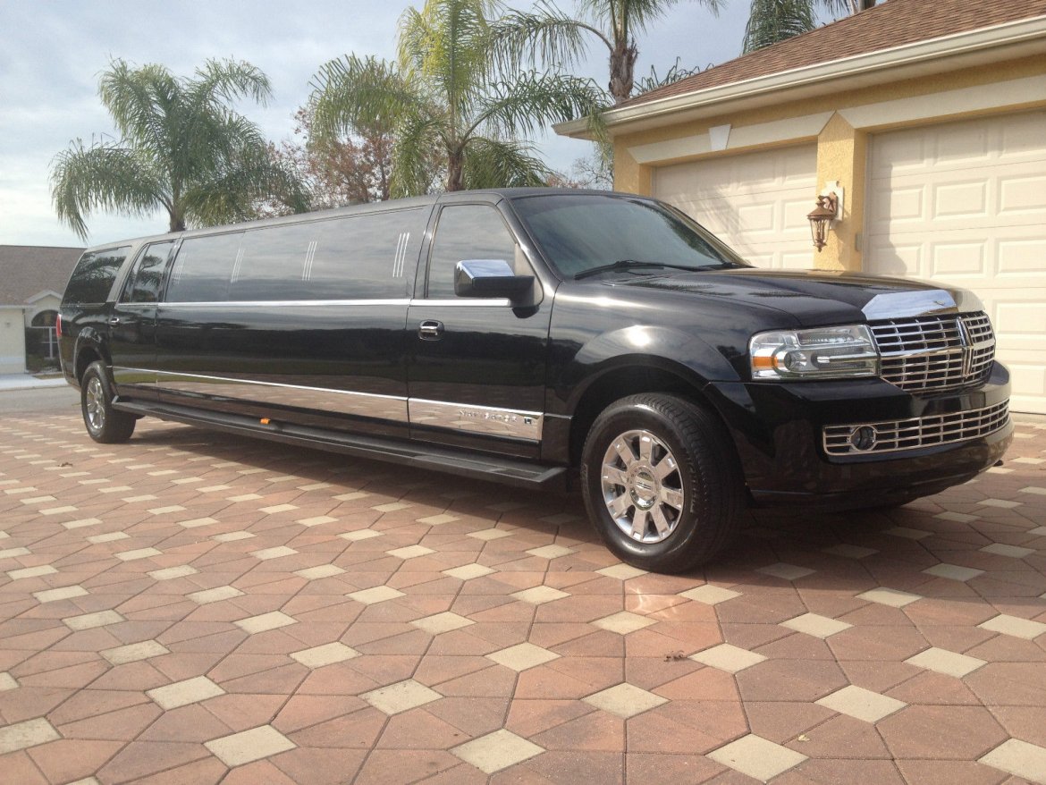 SUV Stretch for Sale in El Paso, TX - Photo 2