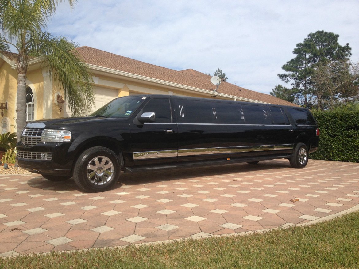 SUV Stretch for Sale in El Paso, TX - Photo 3