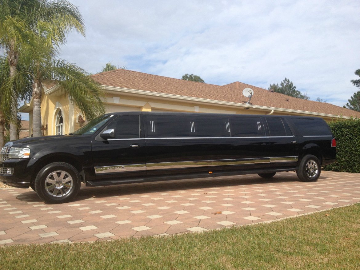 SUV Stretch for Sale in El Paso, TX - Photo 4