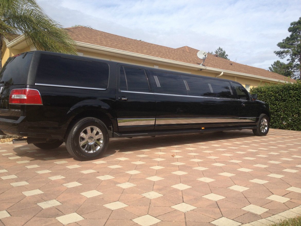 SUV Stretch for Sale in El Paso, TX - Photo 5
