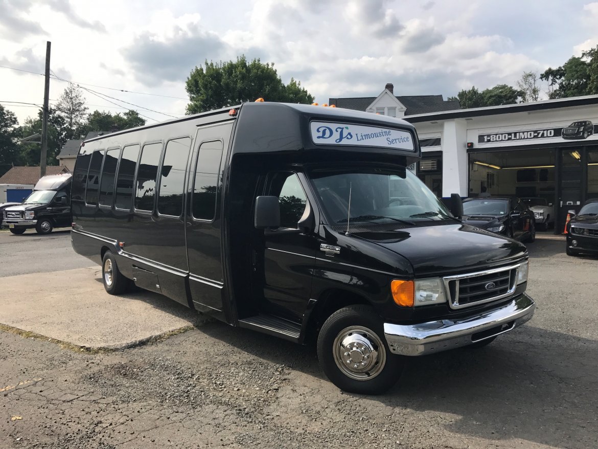 Photo of Limo Bus for sale: 2007 Ford E-450 by Krystal
