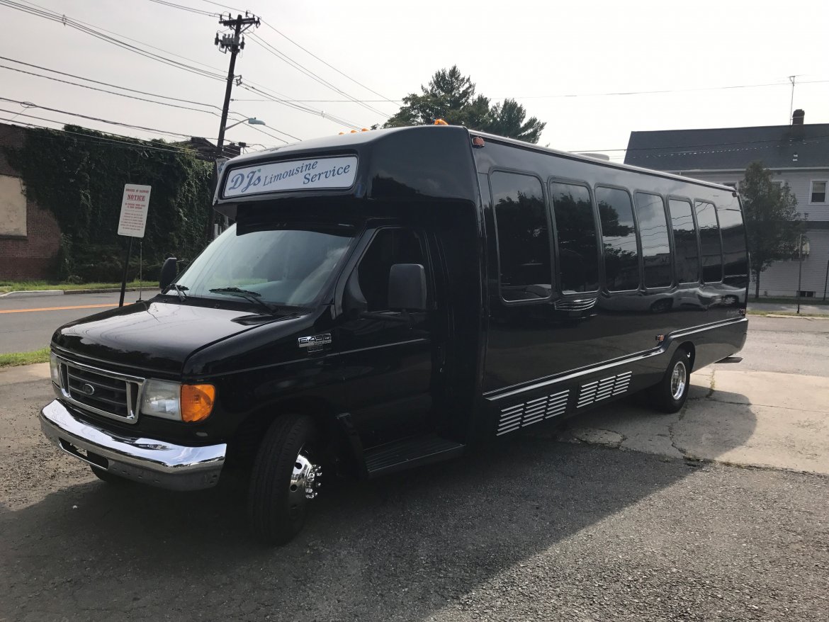 Photo of Limo Bus for sale: 2007 Ford E-450 by Krystal