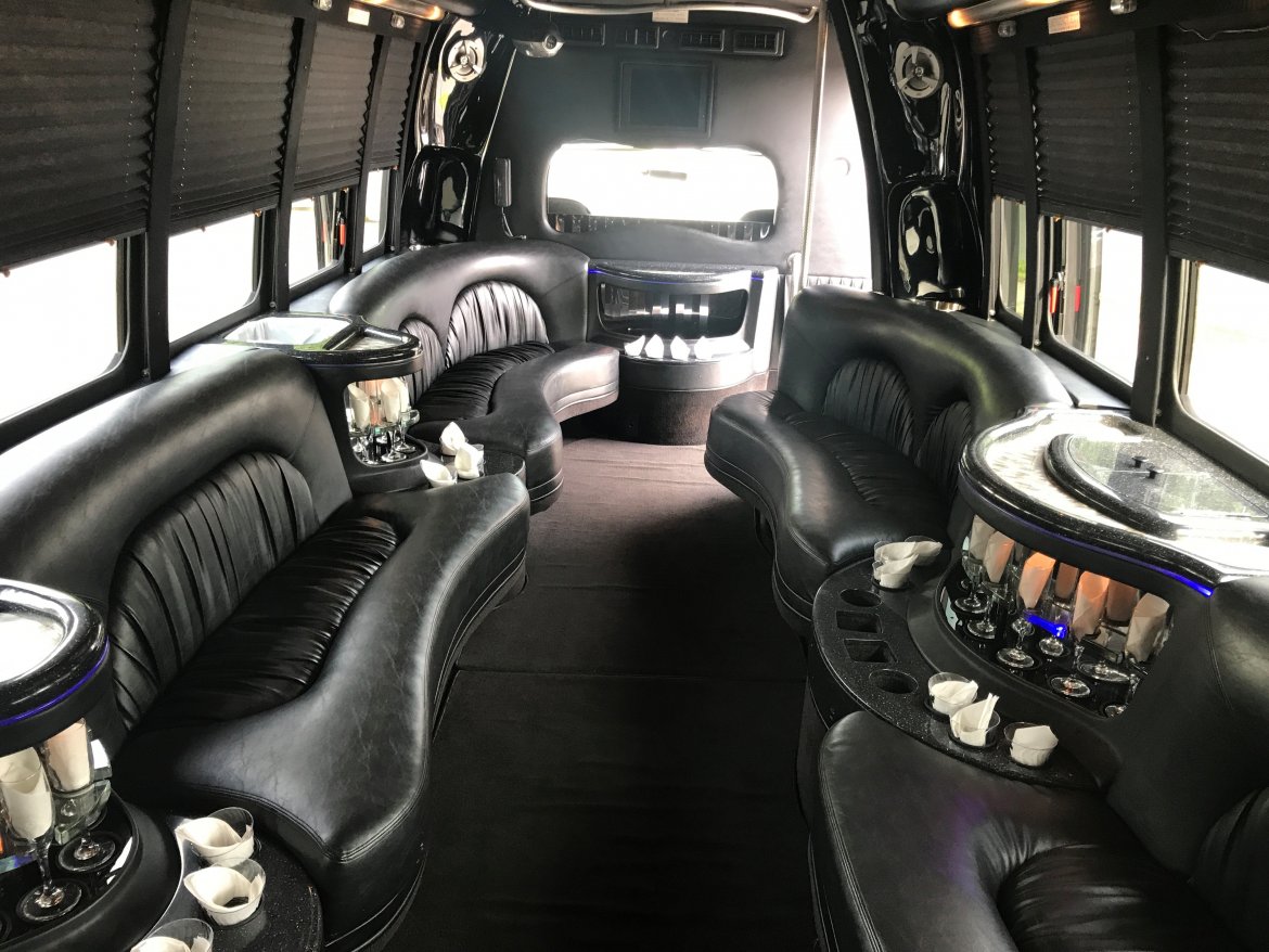 Photo of Limo Bus for sale: 2007 Ford E-450 by Krystal