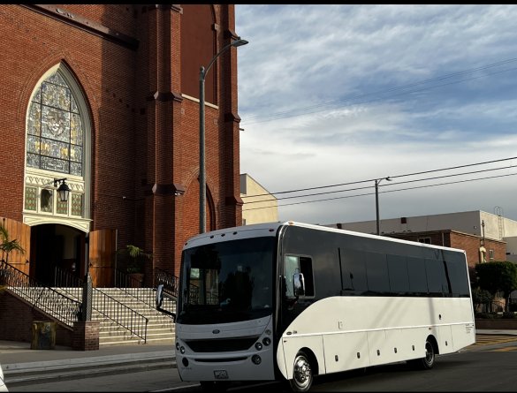 2015 Workhorse W22 Limo Bus for Sale in Los Angeles, CA - Main Photo