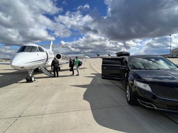 2015 Lincoln MKT Limousine for Sale in Naperville, IL - Photo 2