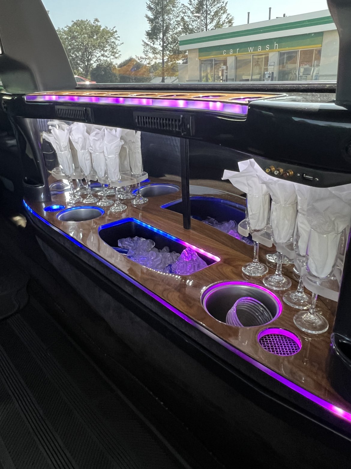 Limousine for Sale in Naperville, IL - Photo 9