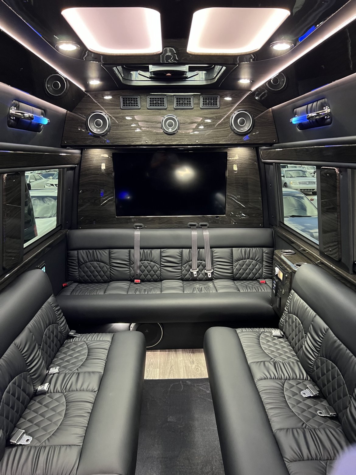2022   Mercedes-Benz 3500xd Limousine - Photo 2
