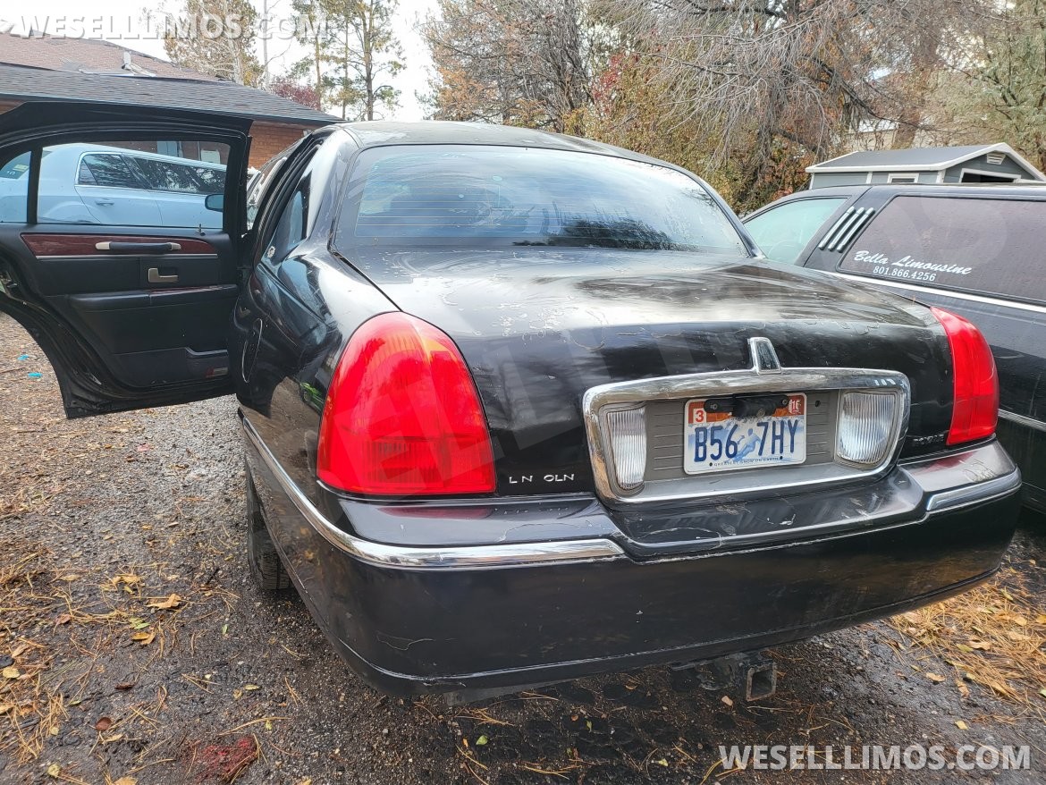 2004 Royale Limousine Lincoln Town Car Limousine 120" - Photo 2