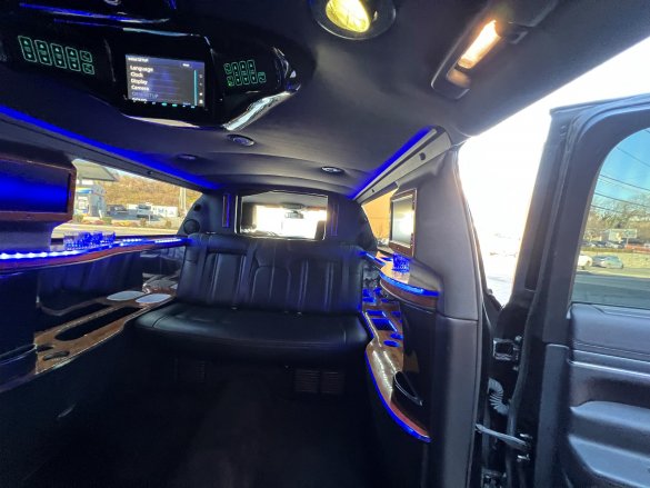 2015 Lincoln MKT Limousine for Sale in Port Chester, NY - Photo 2