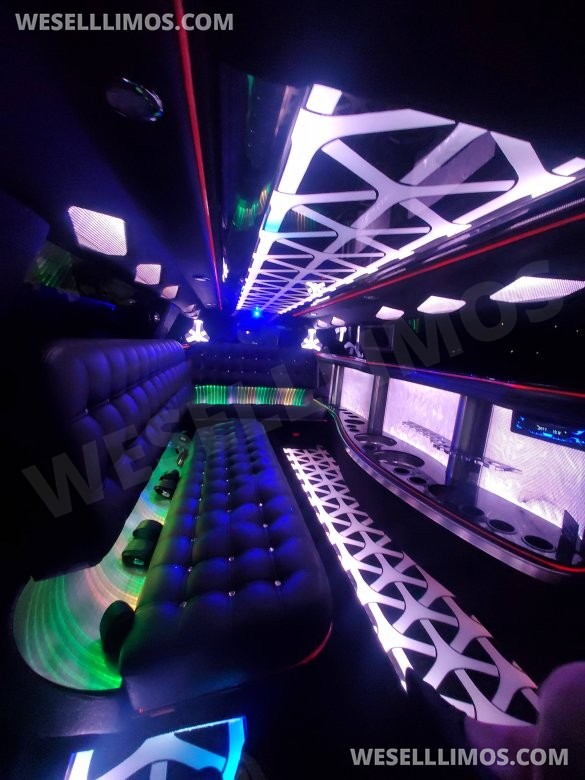 2013 Chrysler 300 Limousine for Sale in Elyria, OH - Photo 3