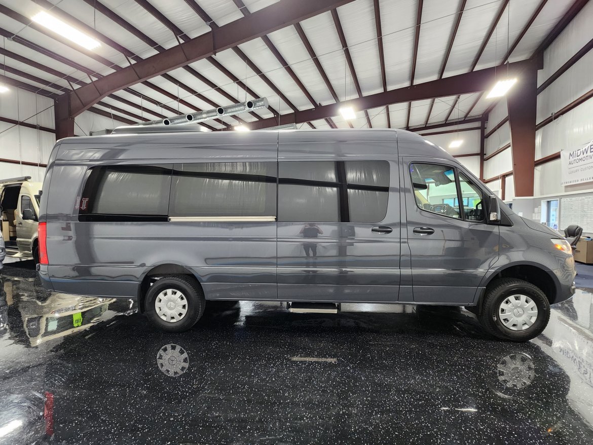 2020 Limos by Moonlight Mercedes-Benz Sprinter 3500 Business Class Sprinter - Photo 2