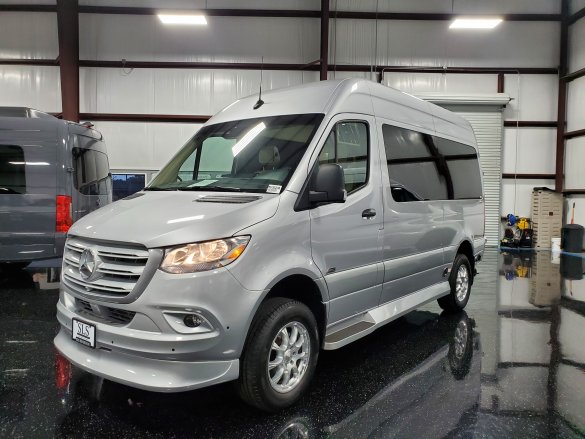 2022 Mercedes-Benz Sprinter 2500 Luxe 144" Sprinter for Sale in Houston, TX - Photo 3