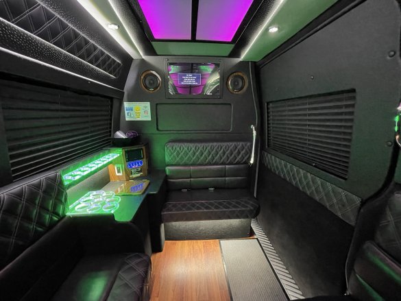 2016 Mercedes-Benz 3500 170' Extended Sprinter for Sale in Anaheim, CA - Photo 3
