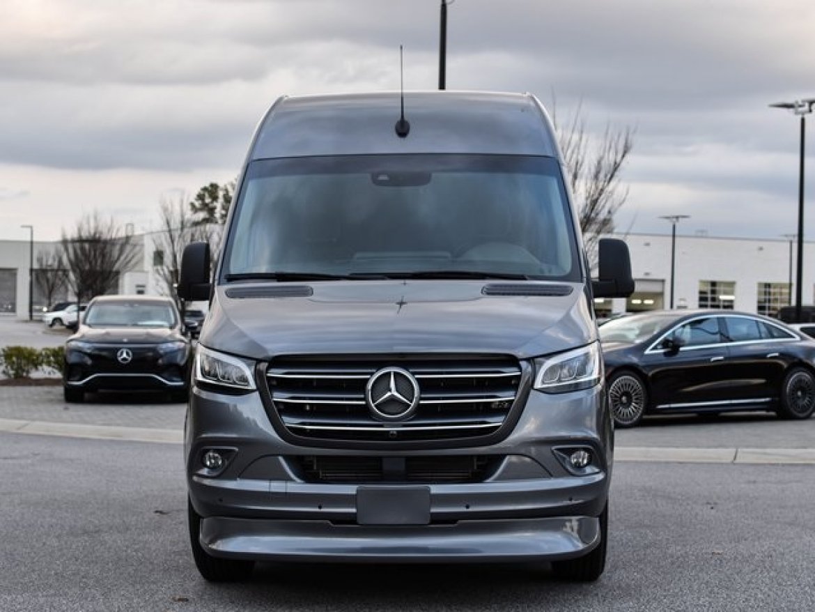 2022 Midwest Automotive Mercedes-Benz Luxe Crusier Sprinter - Photo 3