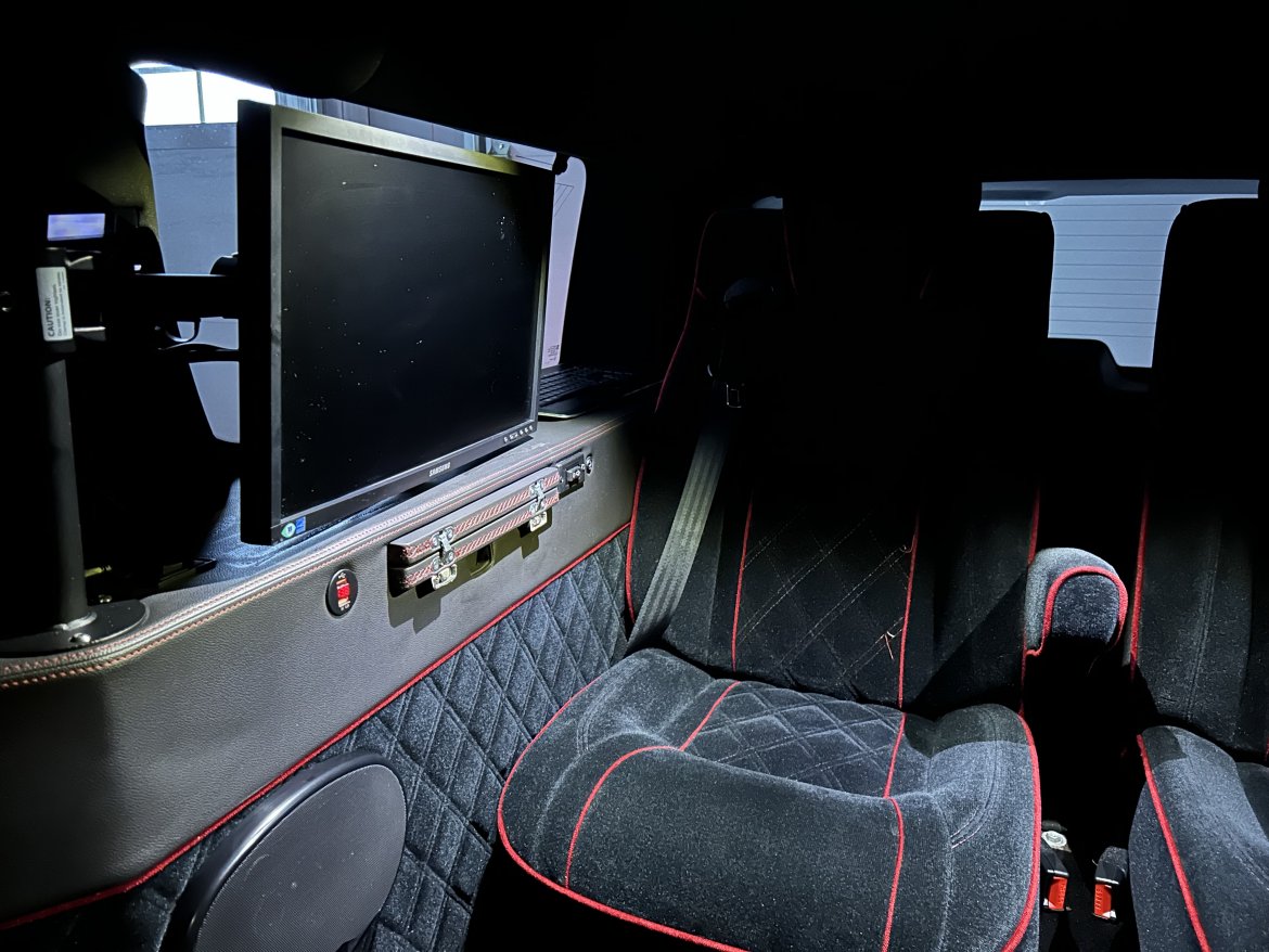 CEO SUV Mobile Office for Sale in Cumberland, ON - Photo 25