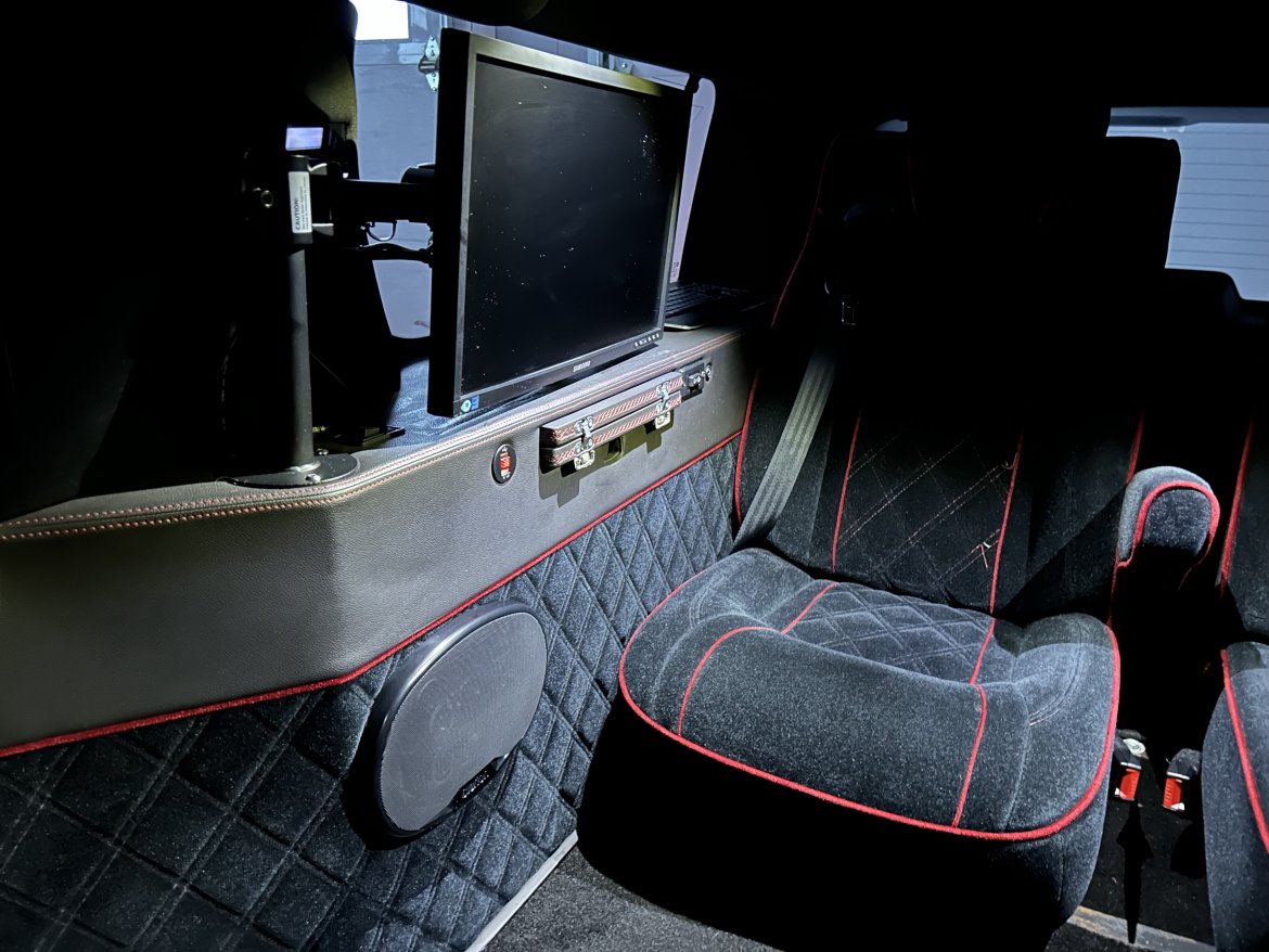 CEO SUV Mobile Office for Sale in Cumberland, ON - Photo 46