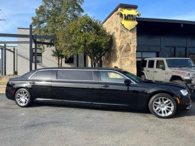 2019 Chrysler 300 Limousine for Sale in Richmond, Virginia, US - Photo 3