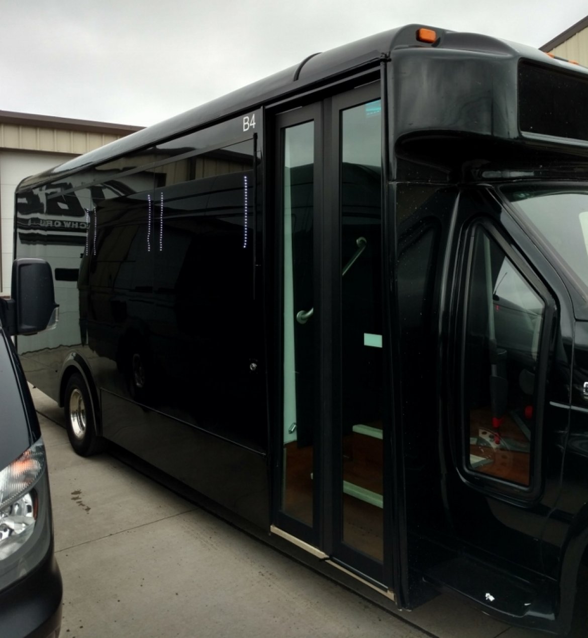 Photo of Limo Bus for sale: 2013 Ford E450 by LGE Coachworks