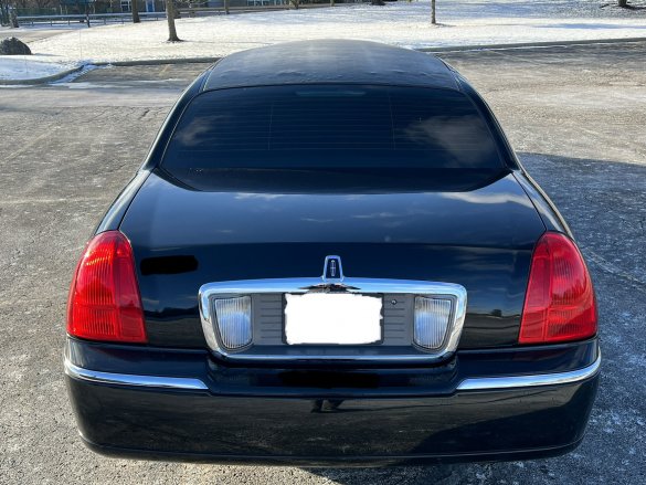 2011 Lincoln Town Car Limousine for Sale in Naperville, IL - Photo 3