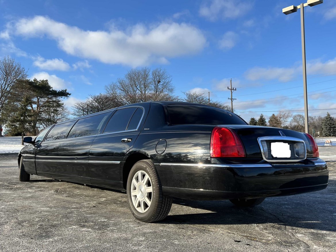 Limousine for Sale in Naperville, IL - Photo 4