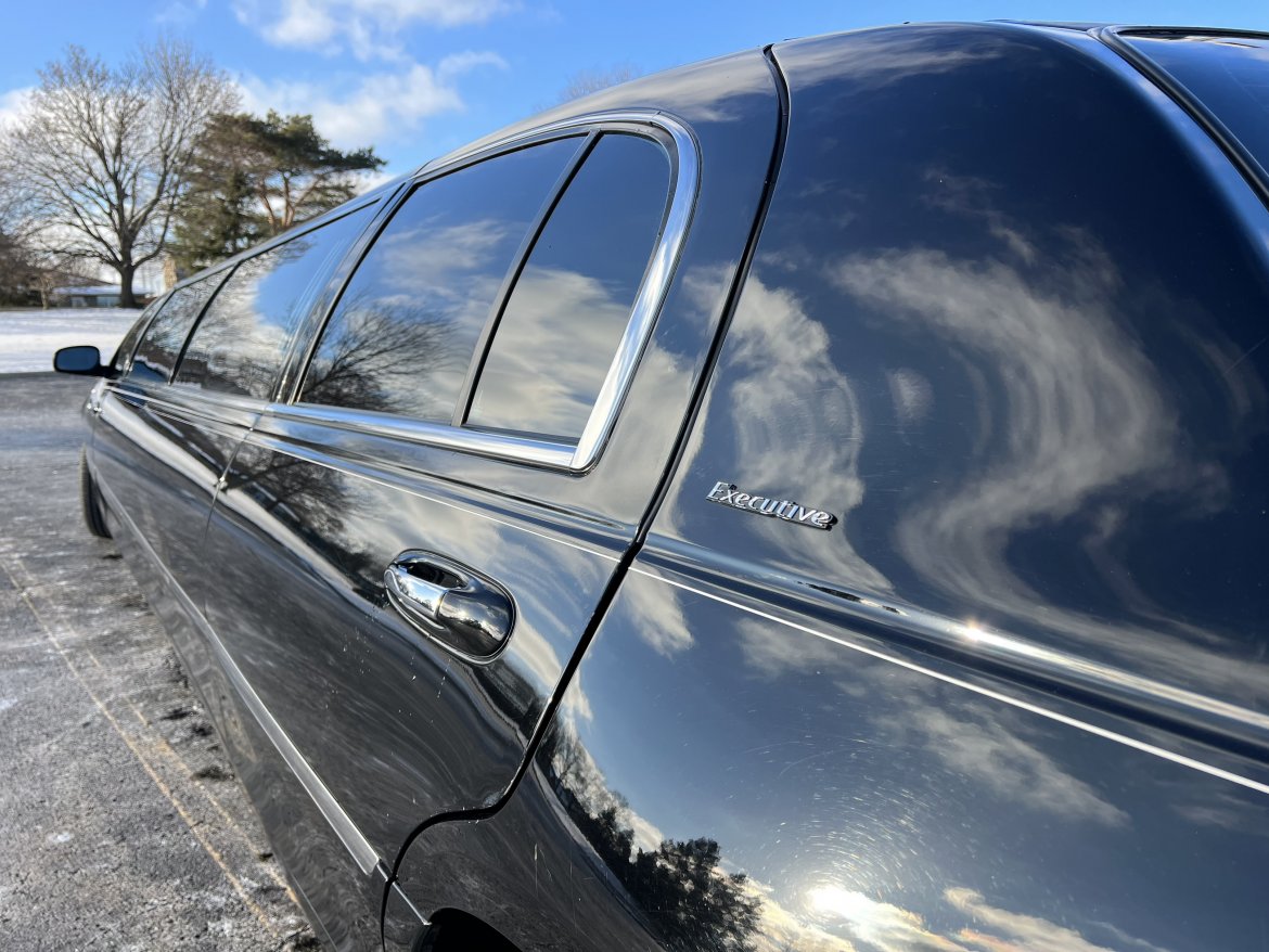 Limousine for Sale in Naperville, IL - Photo 6