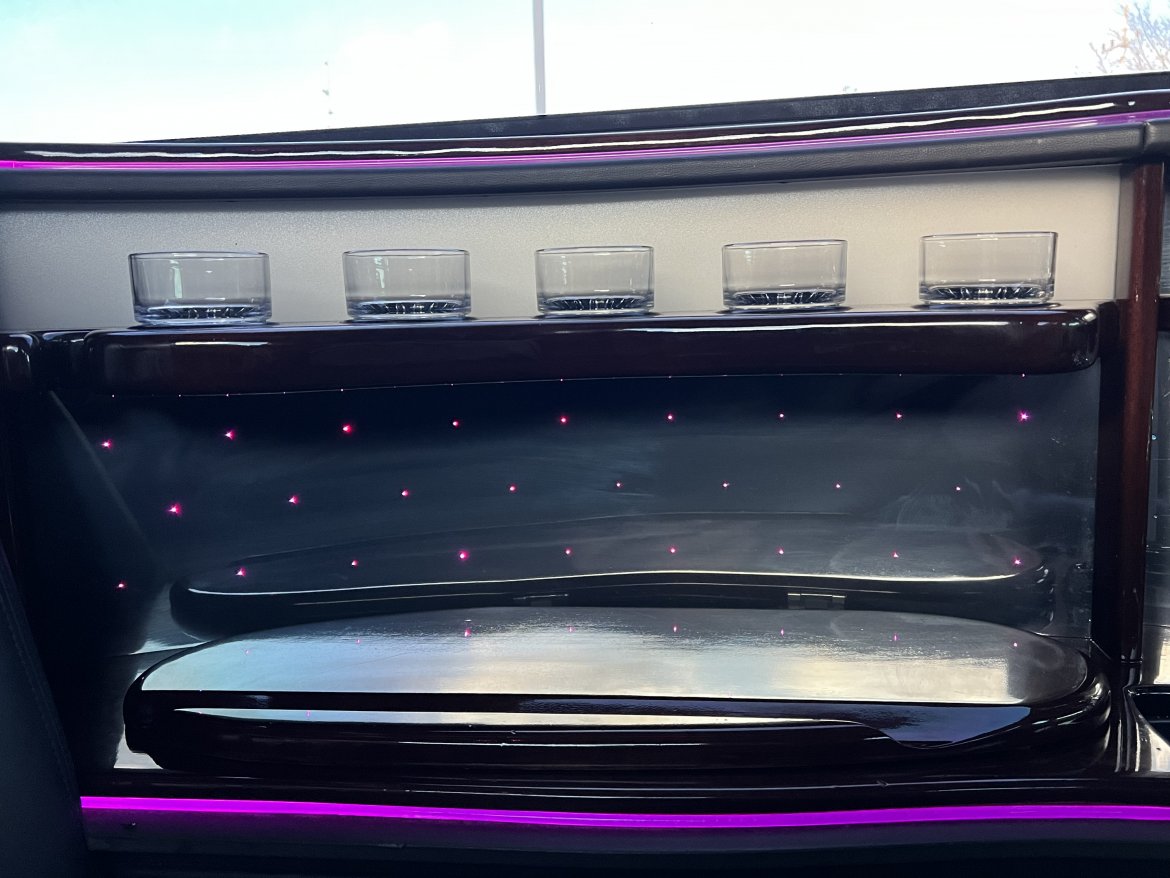 Limousine for Sale in Naperville, IL - Photo 12