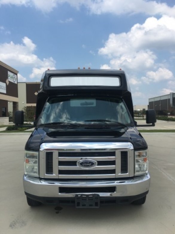 2012 Ford E 450 Shuttle Bus for Sale in Houston, TX - Photo 2