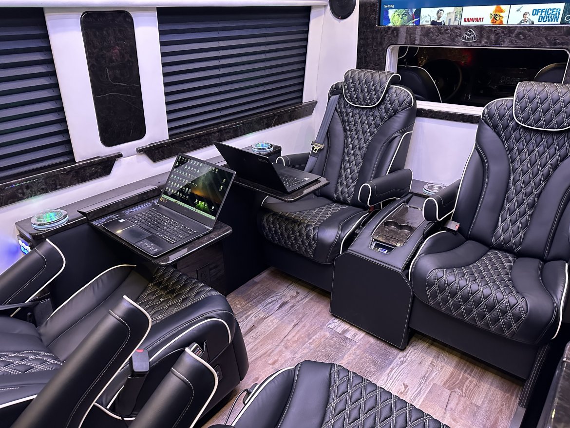 2021 Maybach Mercedes-Benz Sprinter Sprinter - Photo 3