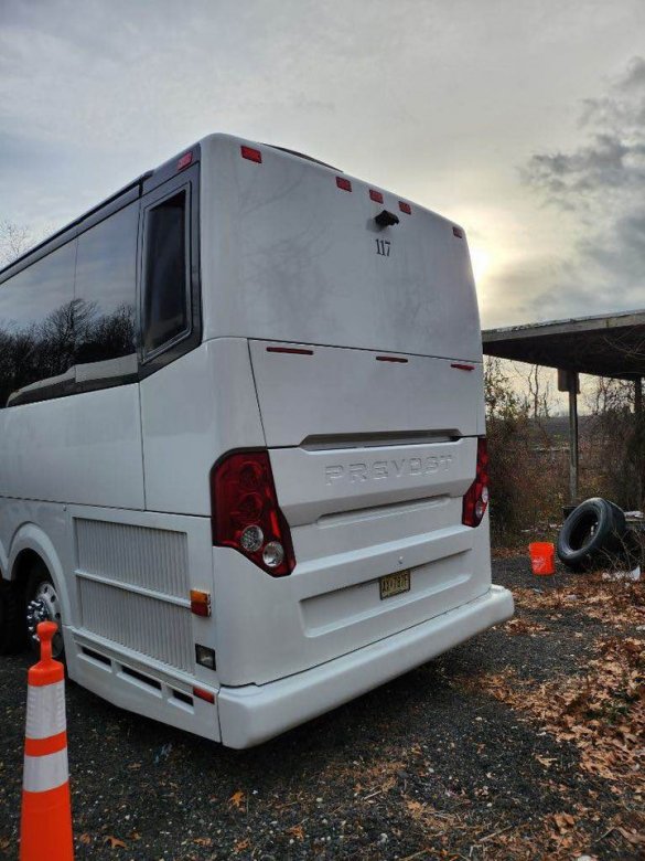 2012 Prevost H3-45 Motorcoach for Sale in Howell, NJ - Photo 2