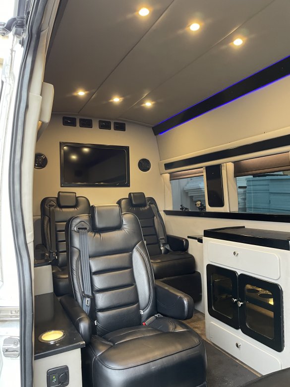 2016 Ford Transit 350 XLT CEO SUV Mobile Office for Sale in Louisville, KY - Main Photo