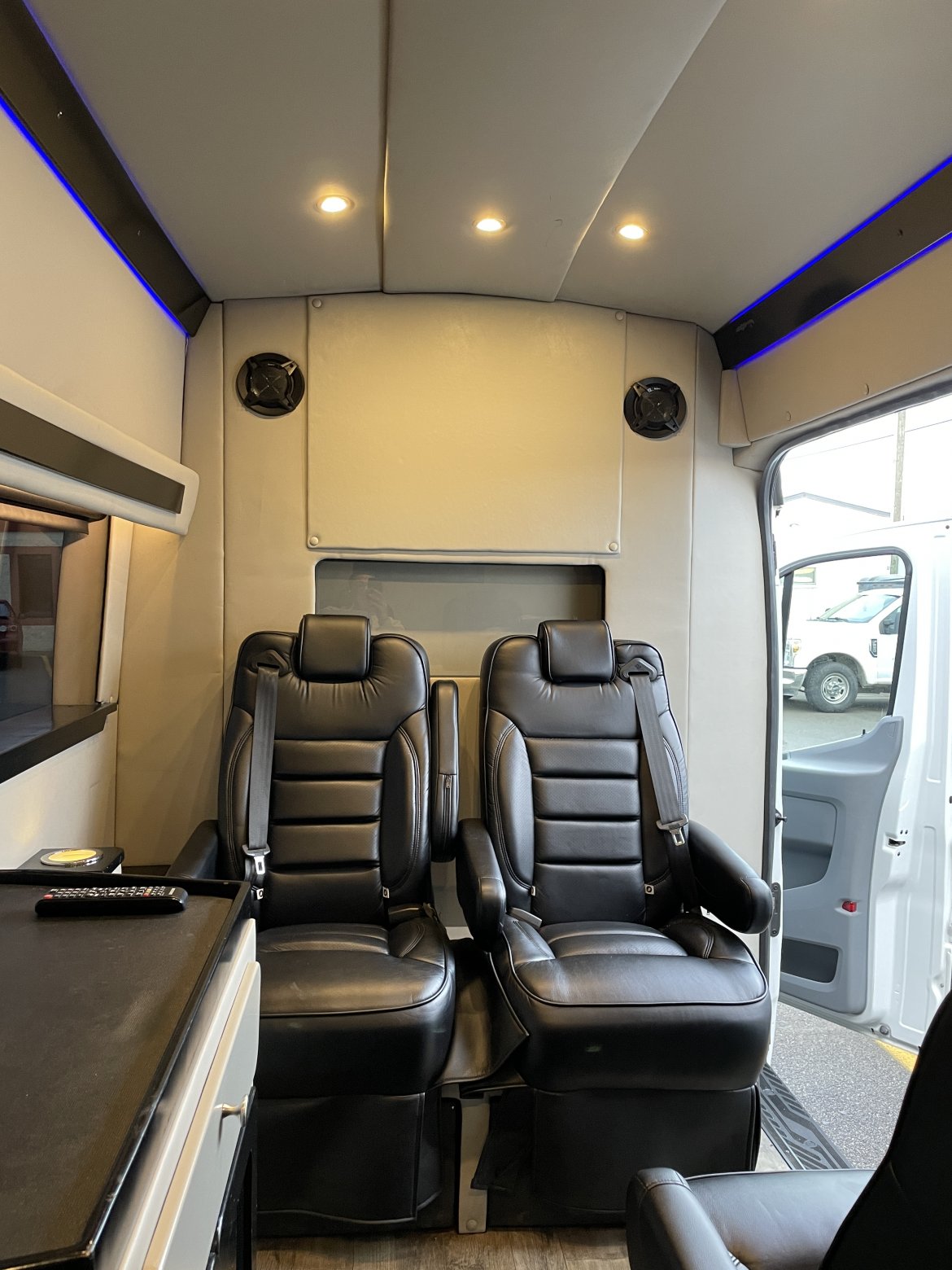 CEO SUV Mobile Office for Sale in Louisville, KY - Photo 17