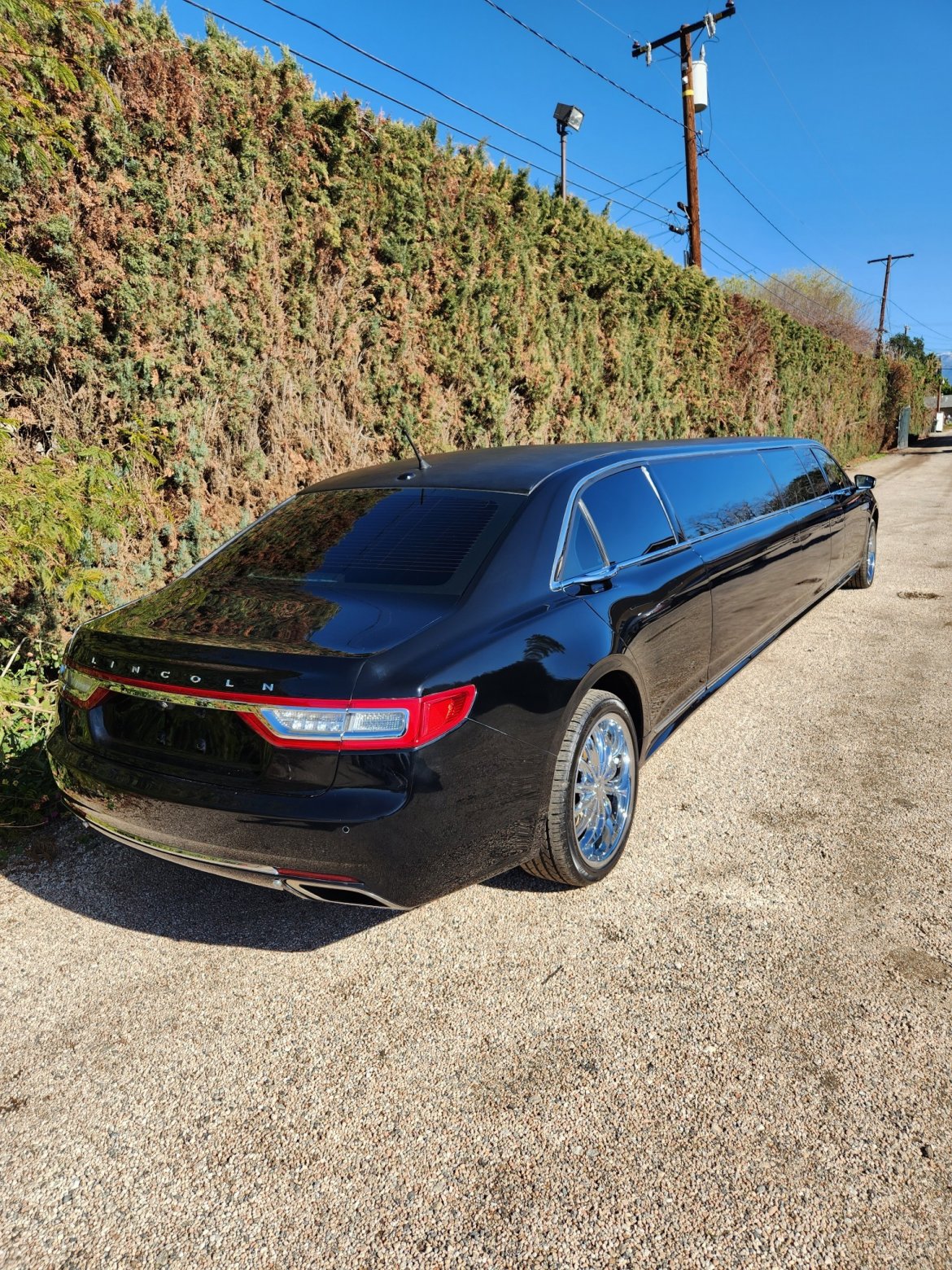 2017 Pinnacle  Lincoln Continental  Limousine - Photo 5