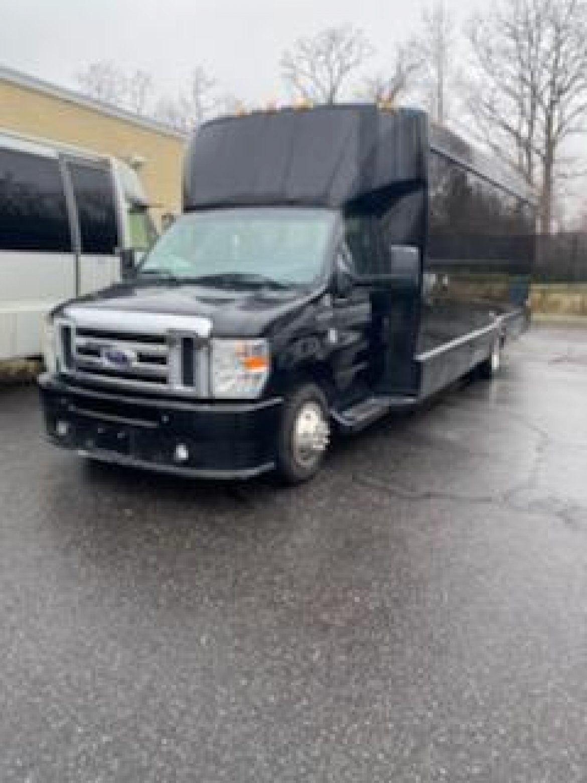 Executive Shuttle for sale: 2014 Ford E450 by Tiffany