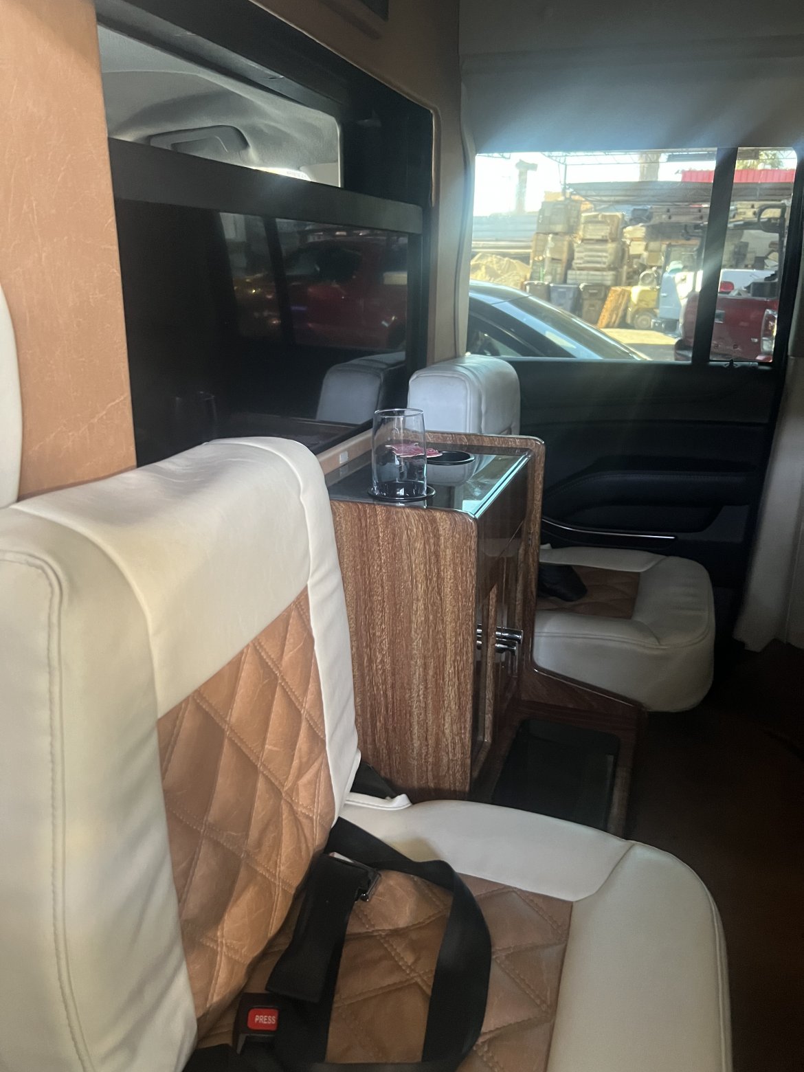 CEO SUV Mobile Office for Sale in Los Angeles, CA - Photo 6