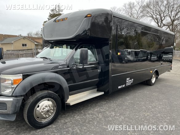 2016 Starcraft  Ford F550 Executive Shuttle
