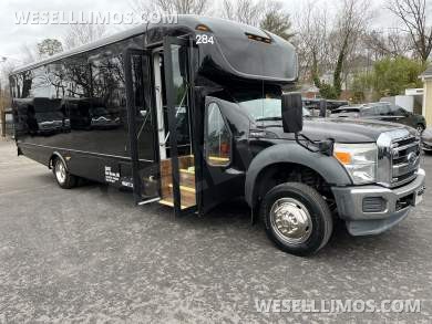 2016 Starcraft  Ford F550 Executive Shuttle
