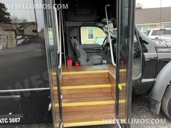 2016 Starcraft  Ford F550 Executive Shuttle