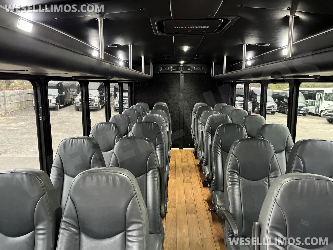 Executive Shuttle for Sale in Pasadena, MD - Photo 6