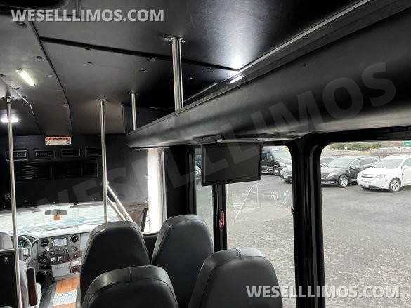 2016 Starcraft  Ford F550 Executive Shuttle