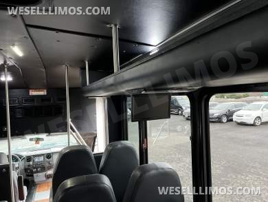 2016 Starcraft  Ford F550 Executive Shuttle