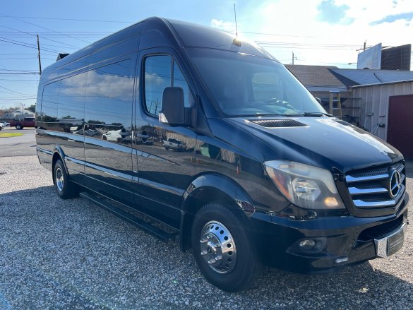 2014 Mercedes-Benz 3500 Limo Bus for Sale in Lafayette, LA - Main Photo