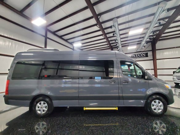 2022 Mercedes-Benz Passenger Van 15 Passenger Sprinter for Sale in CYPRESS, TX - Photo 2