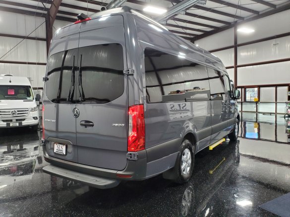 2022 Mercedes-Benz Passenger Van 15 Passenger Sprinter for Sale in CYPRESS, TX - Photo 3