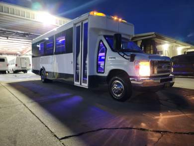 2014 Ford E450 Limo Bus for Sale in Erie, PA - Photo 2