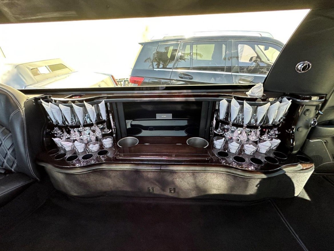 SUV Stretch for Sale in Carson, CA - Photo 4