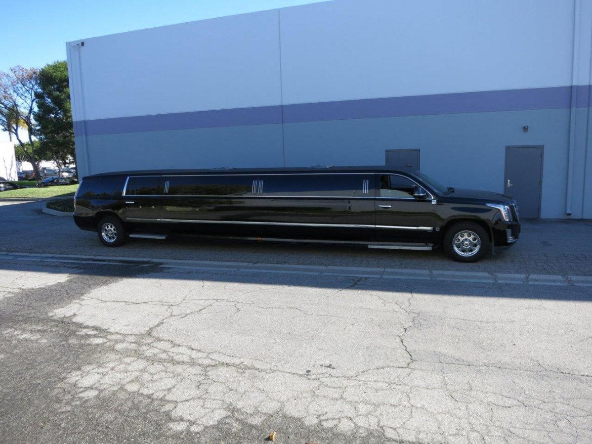 SUV Stretch for Sale in Carson, CA - Photo 17