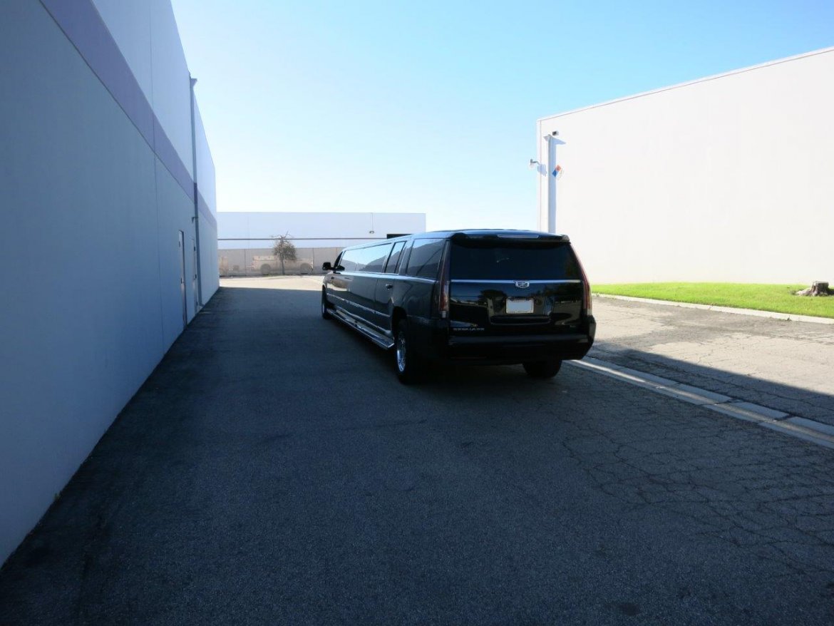 SUV Stretch for Sale in Carson, CA - Photo 20