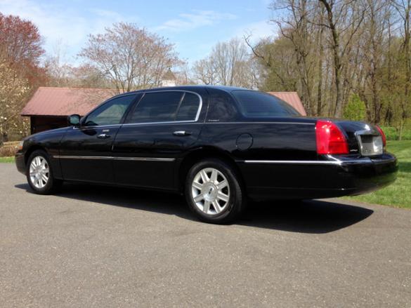 2007 Lincoln Lincoln Town Car L Series Sedan for Sale in Trenton, NJ - Photo 2