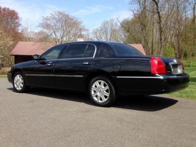 2007 Lincoln Lincoln Town Car L Series Sedan for Sale in Trenton, NJ - Photo 2