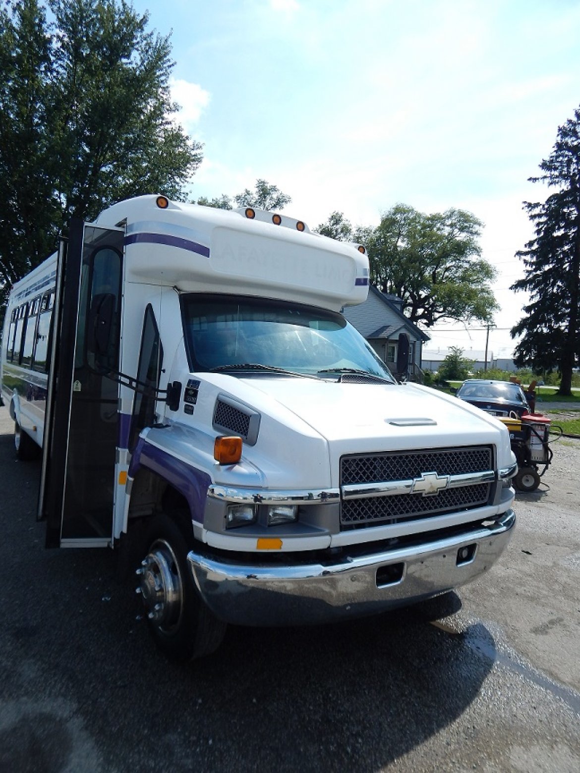 Photo of Shuttle Bus for sale: 2004 Chevrolet StarTran